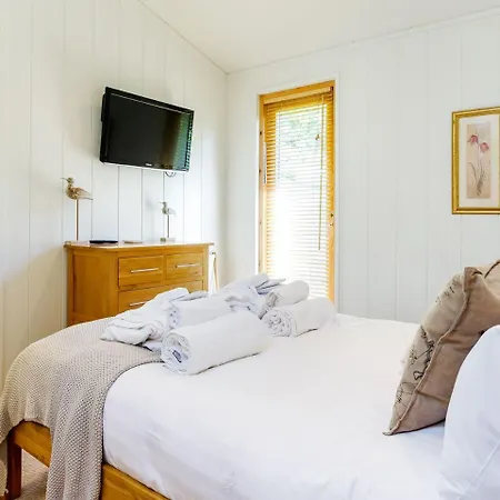 4 Lake View Holiday home *
